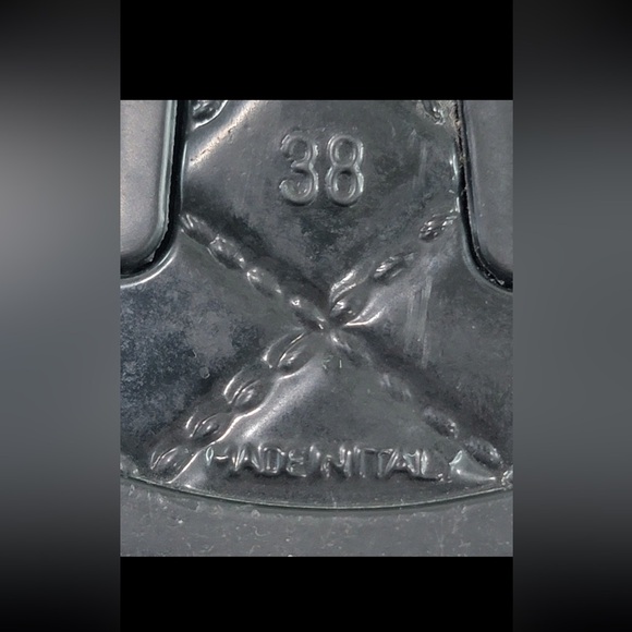 CHANEL Camellia flip flops sz 38eu 7.5US - Picture 11 of 11